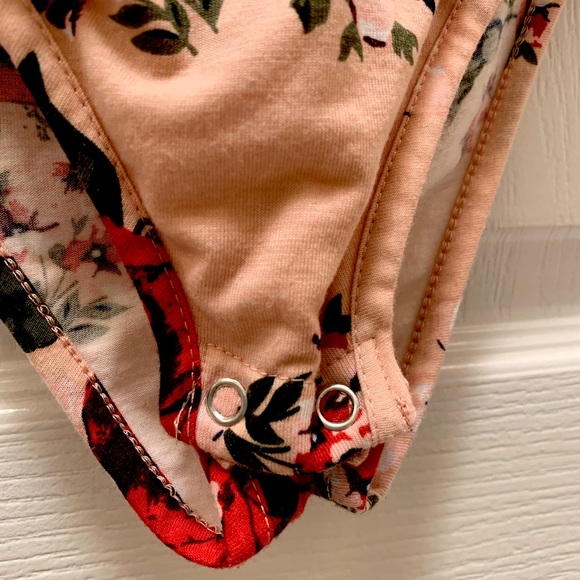 Peach and Floral Bodysuit - Picture 4 of 5